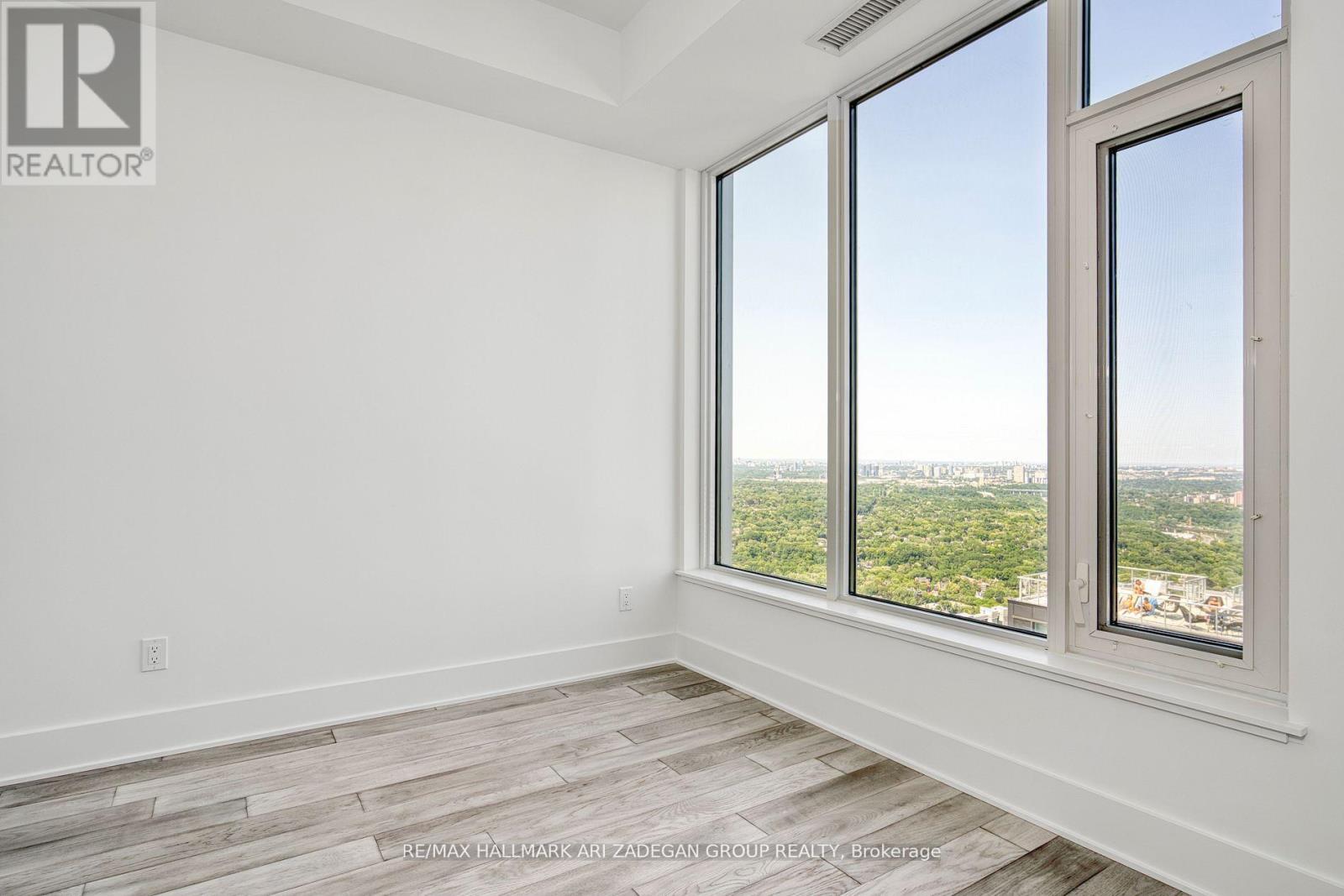 5806 - 11 Yorkville Avenue, Toronto, Ontario  M4W 1L2 - Photo 14 - C13220822