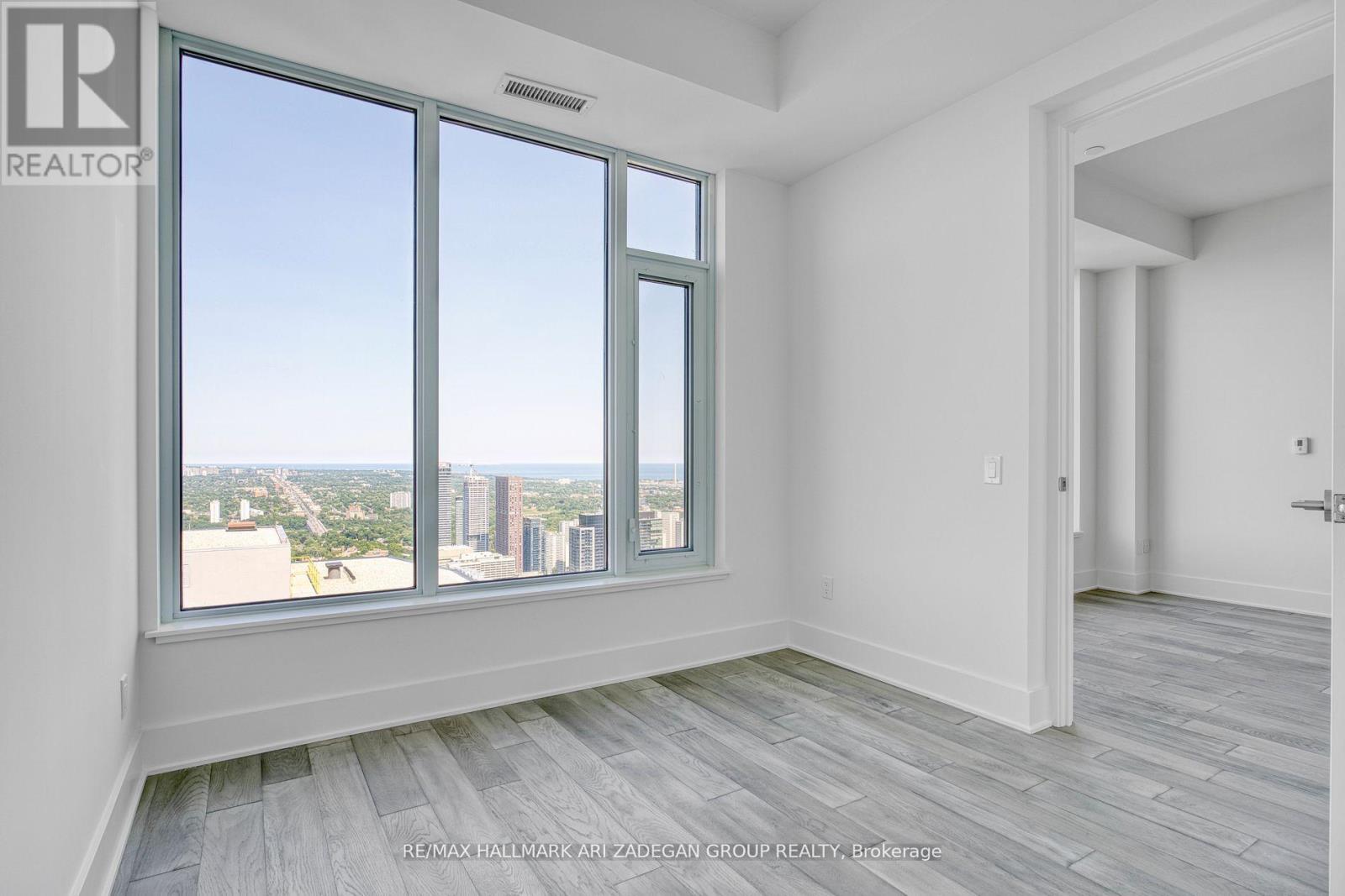 5806 - 11 Yorkville Avenue, Toronto, Ontario  M4W 1L2 - Photo 15 - C13220822