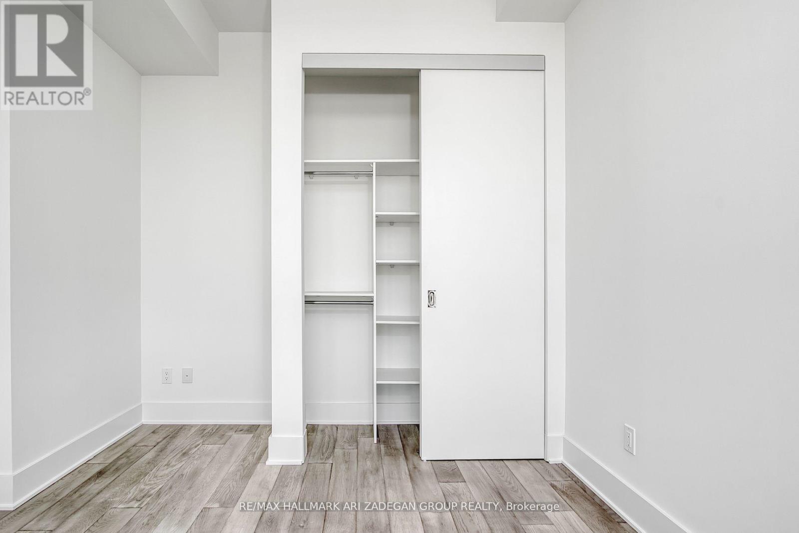 5806 - 11 Yorkville Avenue, Toronto, Ontario  M4W 1L2 - Photo 16 - C13220822