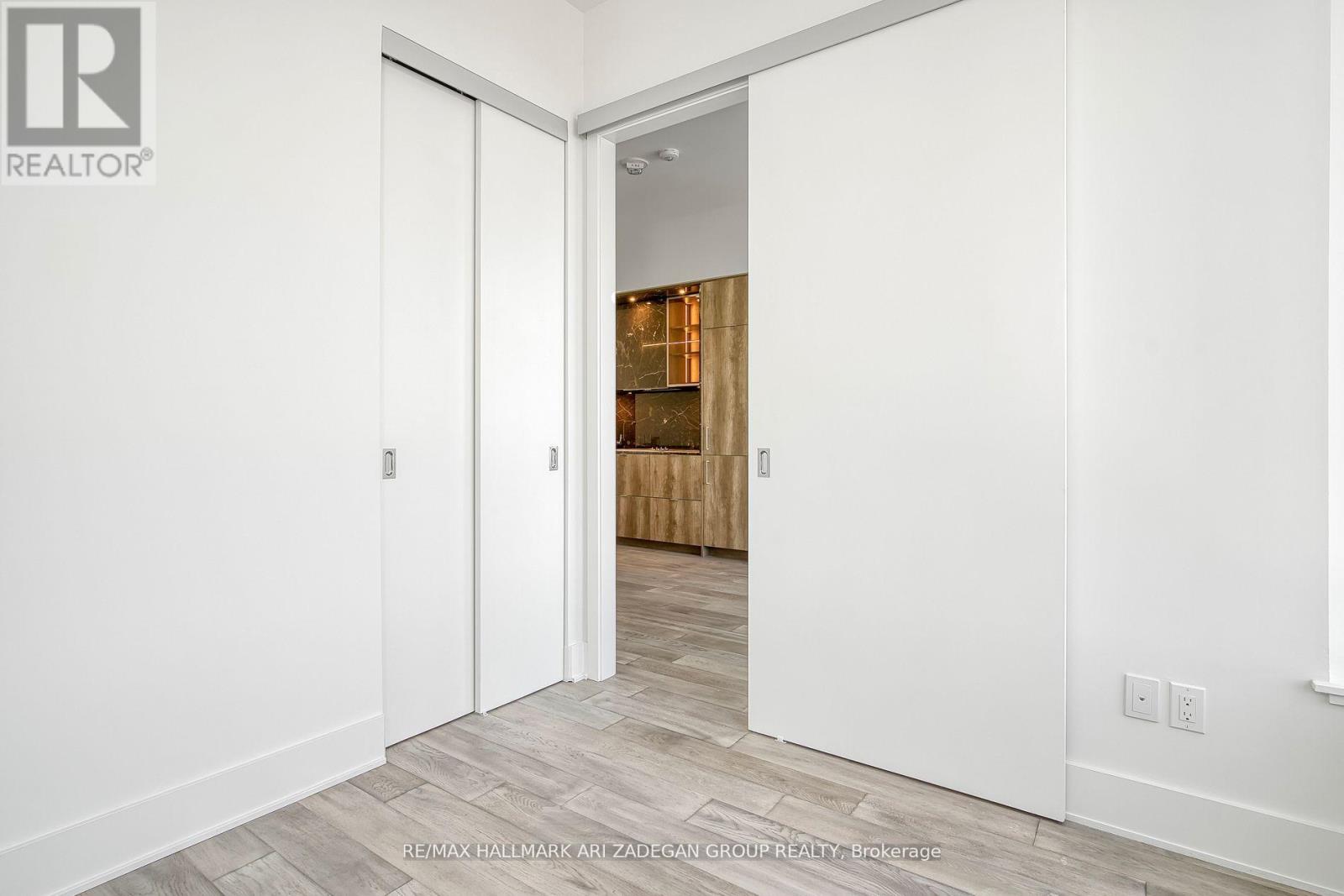 5806 - 11 Yorkville Avenue, Toronto, Ontario  M4W 1L2 - Photo 18 - C13220822