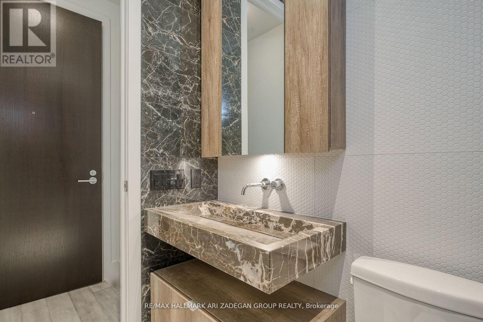 5806 - 11 Yorkville Avenue, Toronto, Ontario  M4W 1L2 - Photo 20 - C13220822