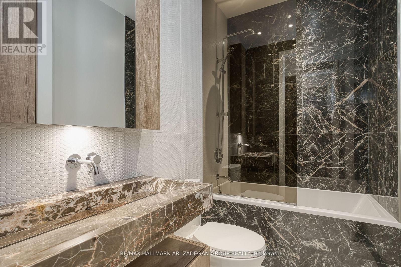 5806 - 11 Yorkville Avenue, Toronto, Ontario  M4W 1L2 - Photo 21 - C13220822