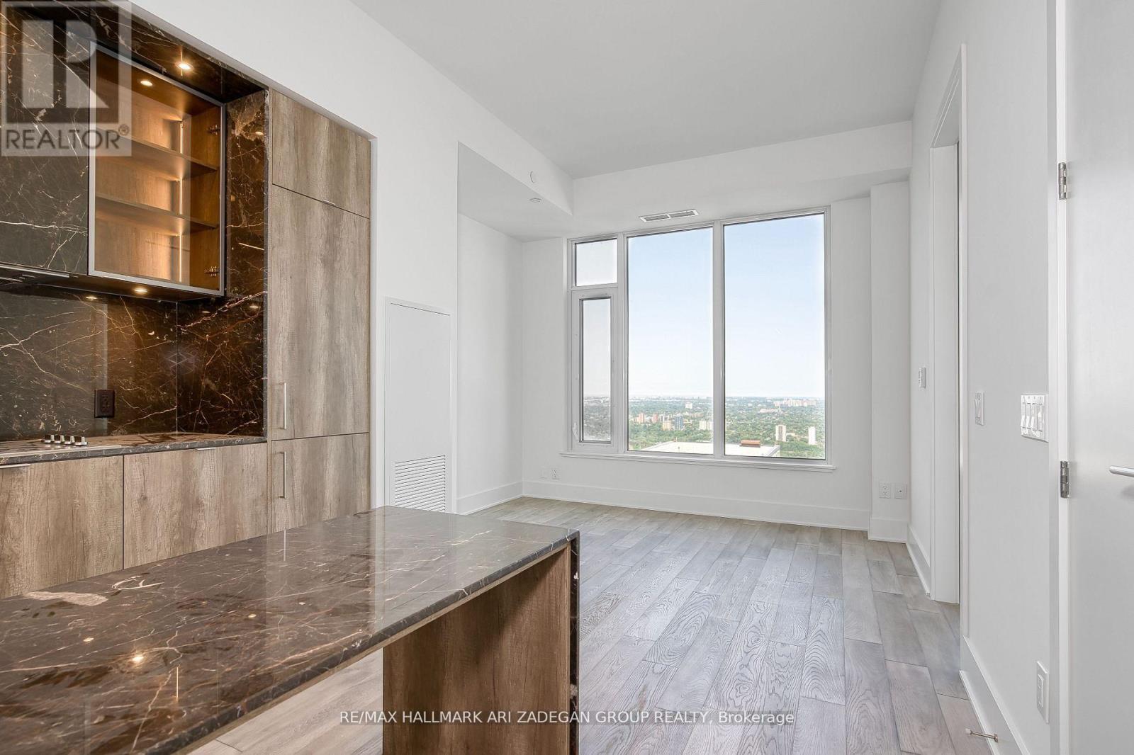 5806 - 11 Yorkville Avenue, Toronto, Ontario  M4W 1L2 - Photo 4 - C13220822