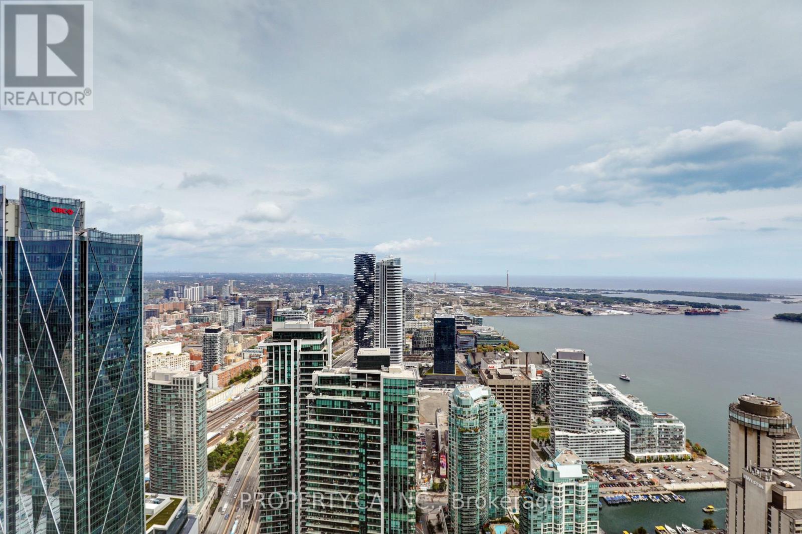 6706 - 88 Harbour Street, Toronto, Ontario  M5J 0C3 - Photo 17 - C13220908