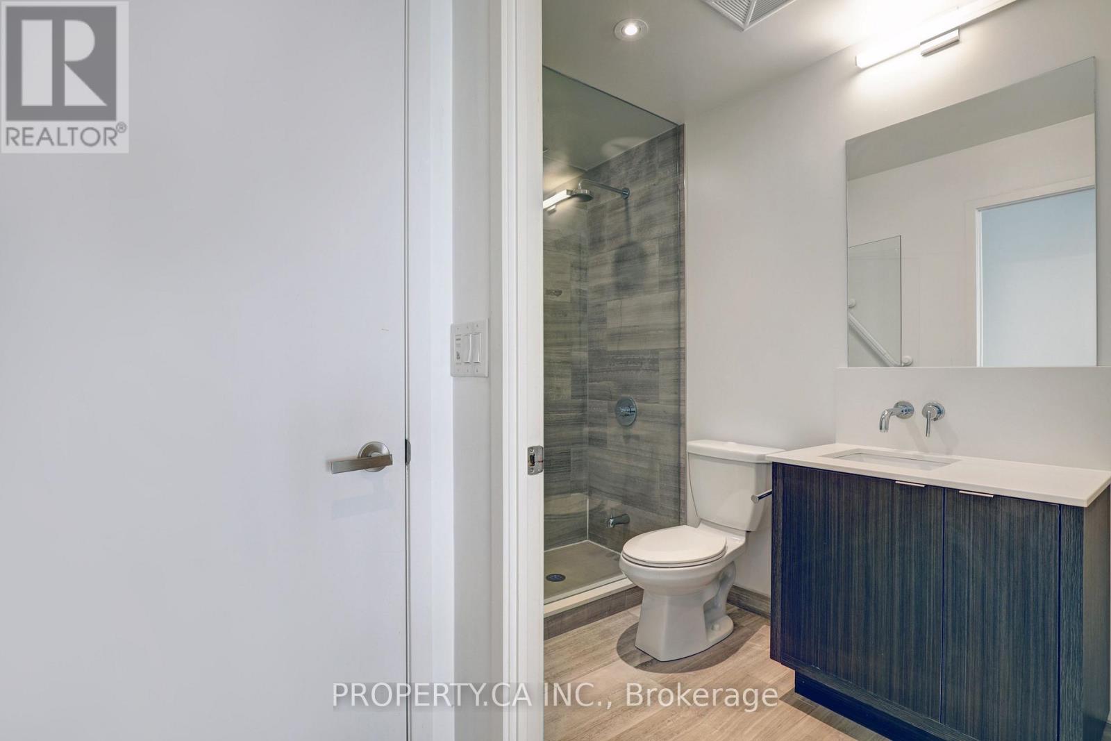 6706 - 88 Harbour Street, Toronto, Ontario  M5J 0C3 - Photo 19 - C13220908