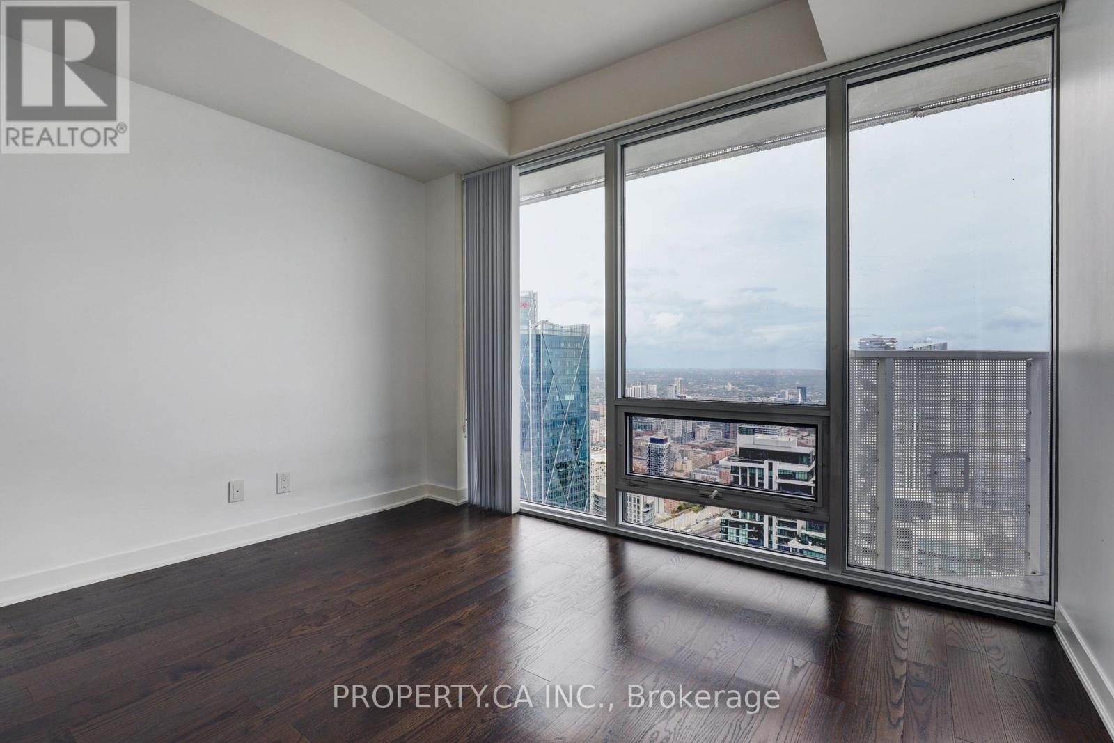6706 - 88 Harbour Street, Toronto, Ontario  M5J 0C3 - Photo 21 - C13220908
