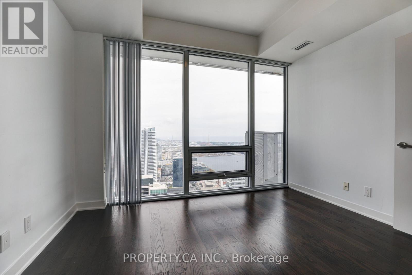 6706 - 88 Harbour Street, Toronto, Ontario  M5J 0C3 - Photo 22 - C13220908