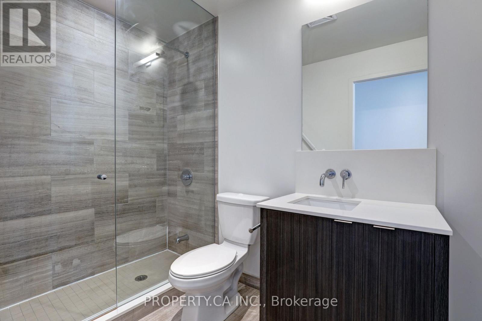 6706 - 88 Harbour Street, Toronto, Ontario  M5J 0C3 - Photo 25 - C13220908