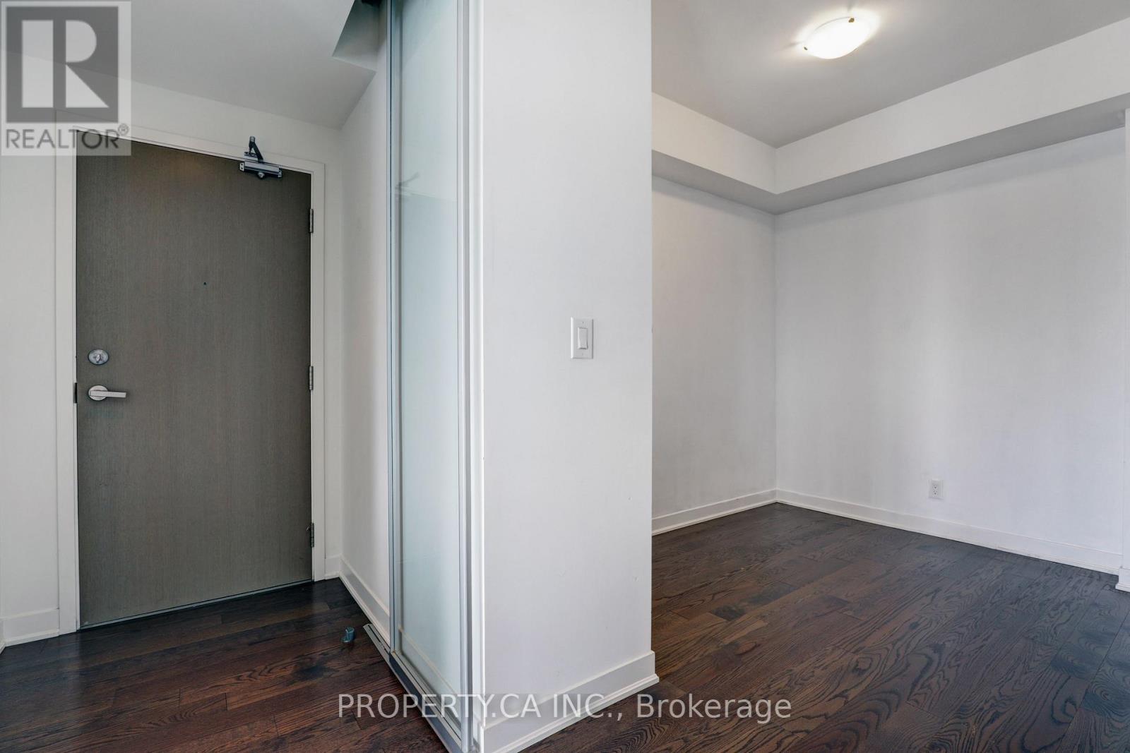 6706 - 88 Harbour Street, Toronto, Ontario  M5J 0C3 - Photo 28 - C13220908