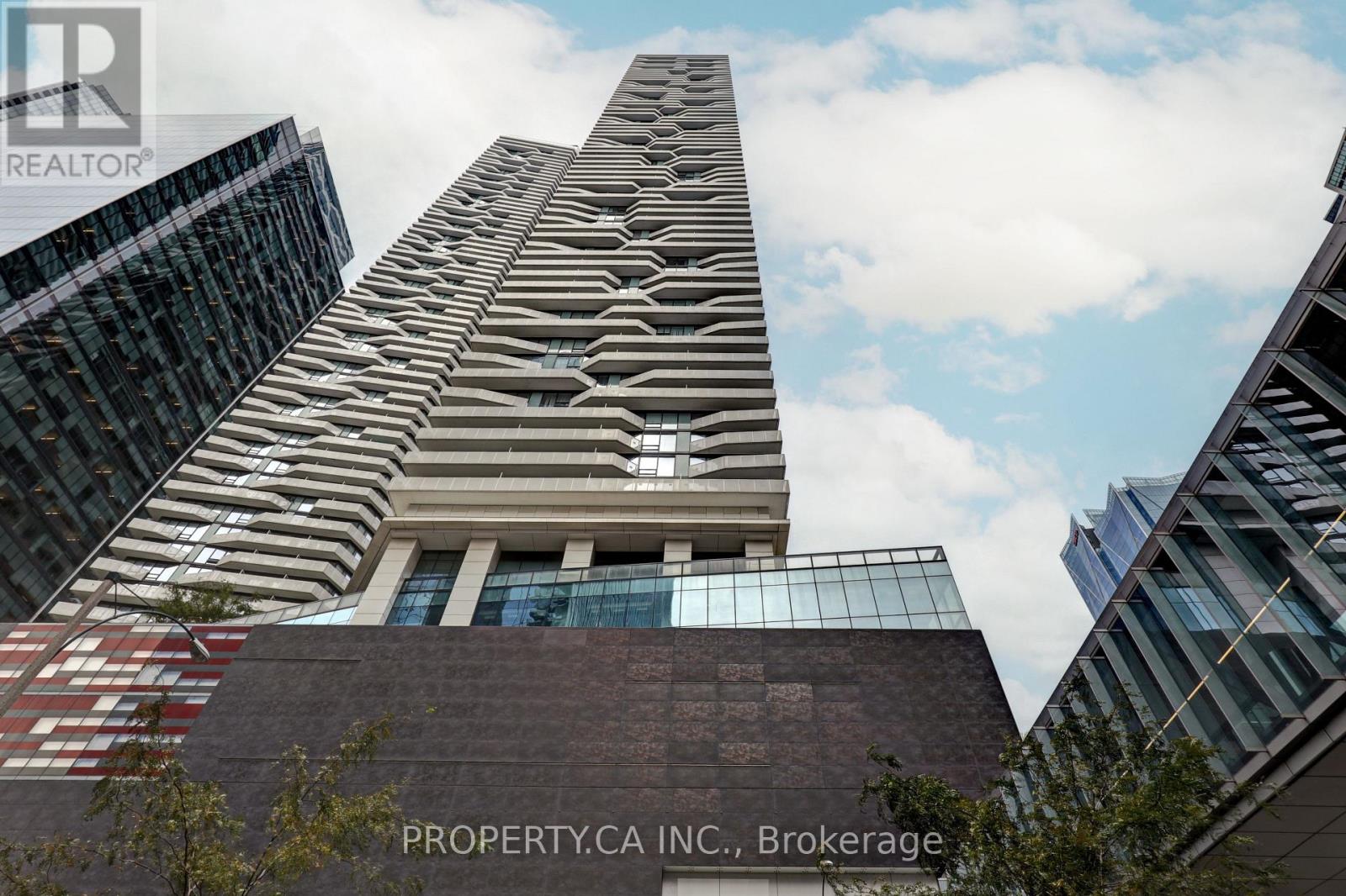 6706 - 88 Harbour Street, Toronto, Ontario  M5J 0C3 - Photo 30 - C13220908