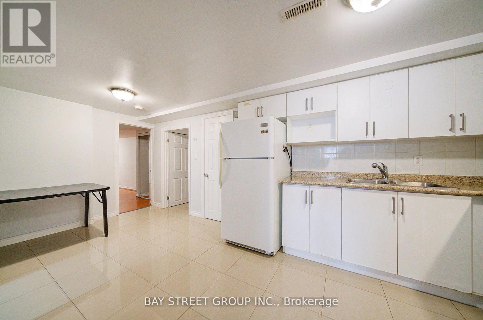 Bsmt - 5 Lockdare Street, Toronto, Ontario  M1S 2Z5 - Photo 4 - E13220612