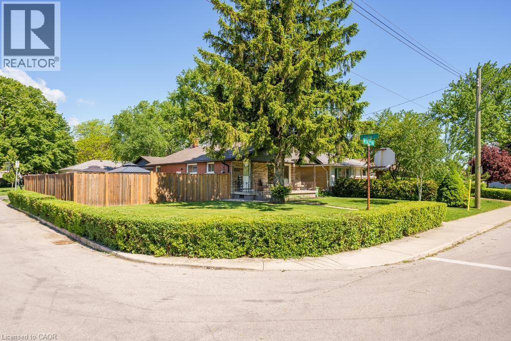 118 West 33rd Street, Hamilton, Ontario  L9C 5J1 - Photo 3 - 40833857