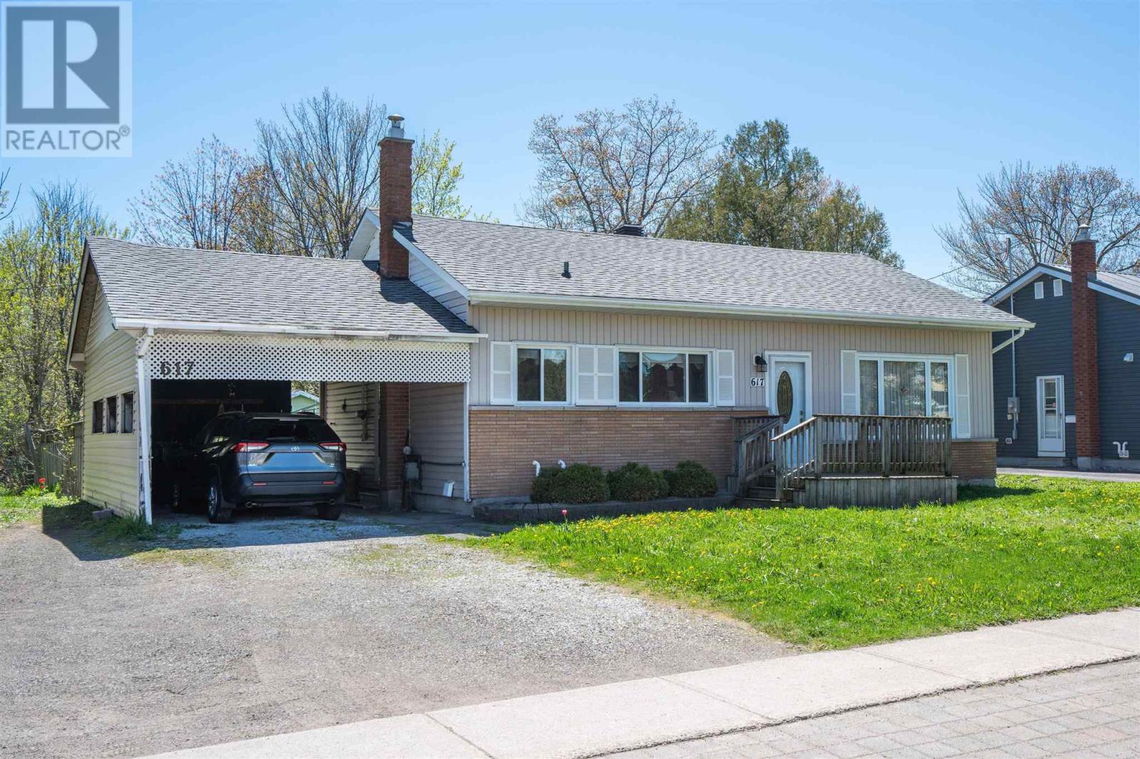 617 Mcnabb St, Sault Ste. Marie, Ontario P6B 1Z7 - Photo 1 - SM261237