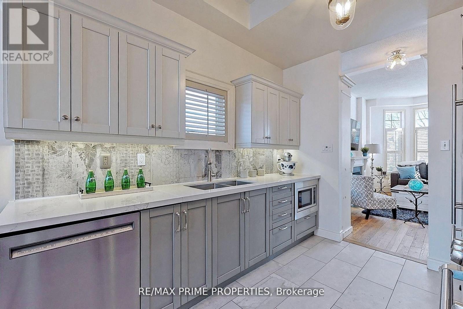 42 Cornell Meadows Avenue, Markham, Ontario  L6B 1B6 - Photo 8 - N13220800