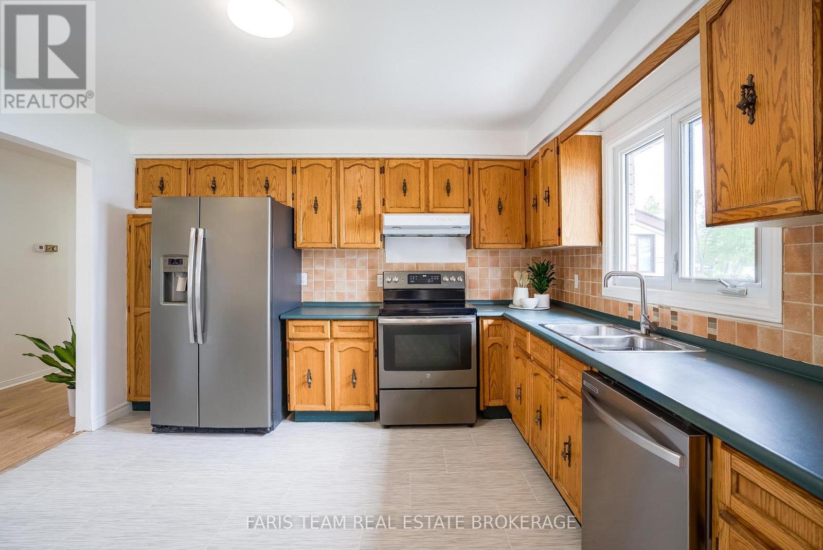 643 Glen Crescent, Orillia, Ontario  L3V 6R2 - Photo 4 - S13220614