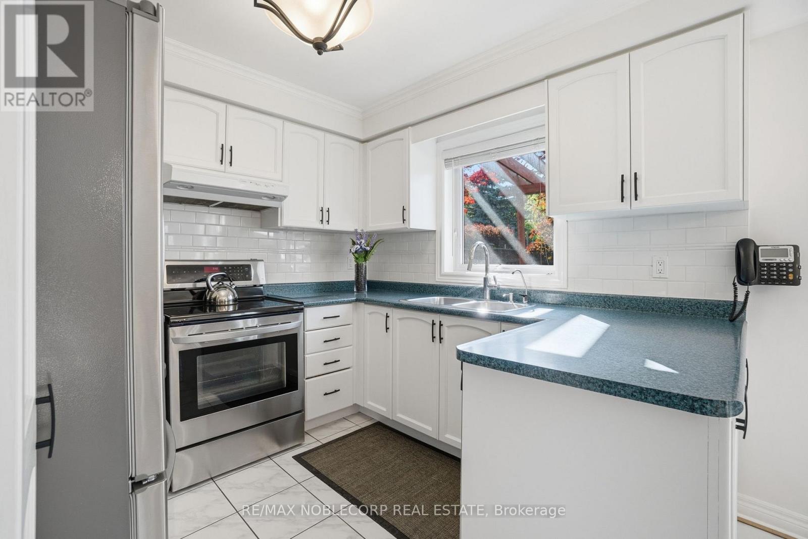 13 Harvestview Avenue, Caledon, Ontario  L7E 1T5 - Photo 16 - W13220610