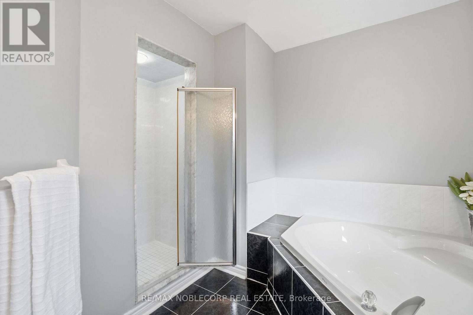 13 Harvestview Avenue, Caledon, Ontario  L7E 1T5 - Photo 27 - W13220610