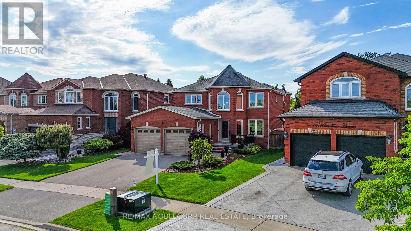 13 Harvestview Avenue, Caledon, Ontario  L7E 1T5 - Photo 5 - W13220610
