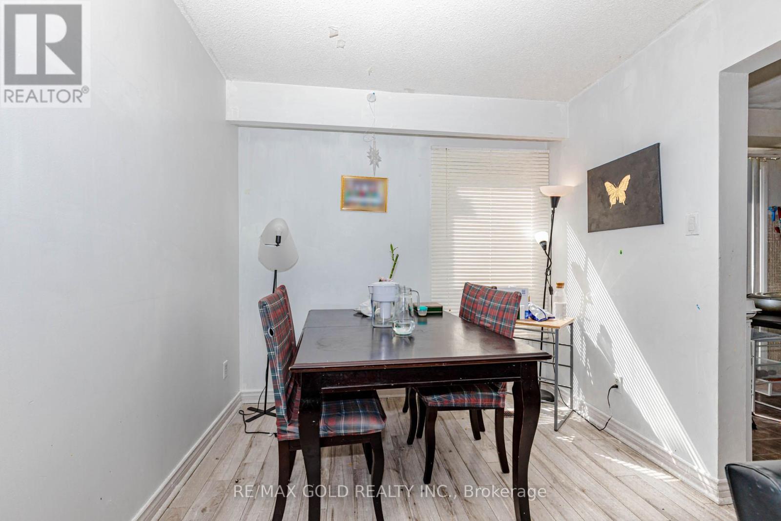 15 Courtleigh Square, Brampton, Ontario  L6Z 1J2 - Photo 12 - W13220674