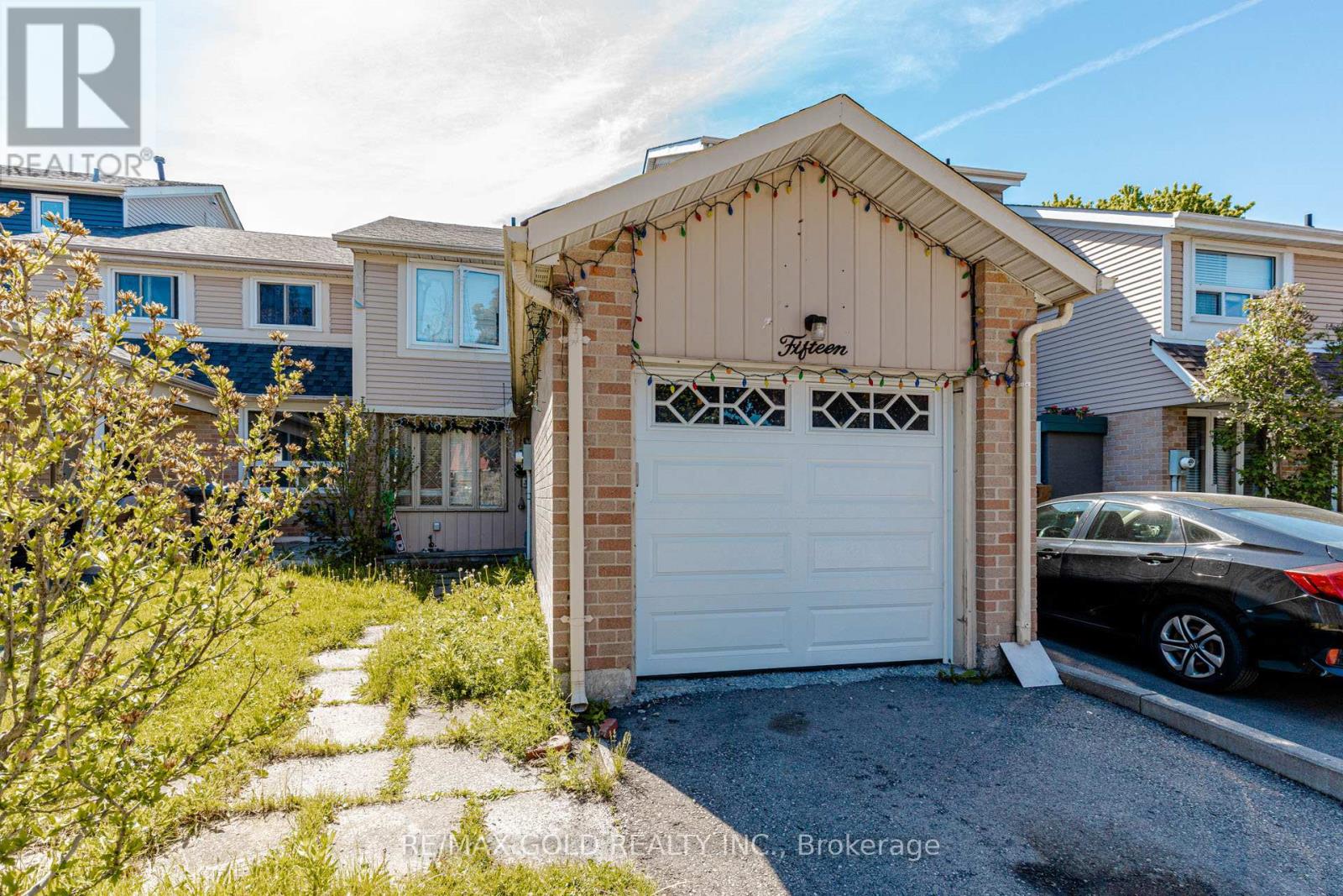 15 Courtleigh Square, Brampton, Ontario  L6Z 1J2 - Photo 5 - W13220674