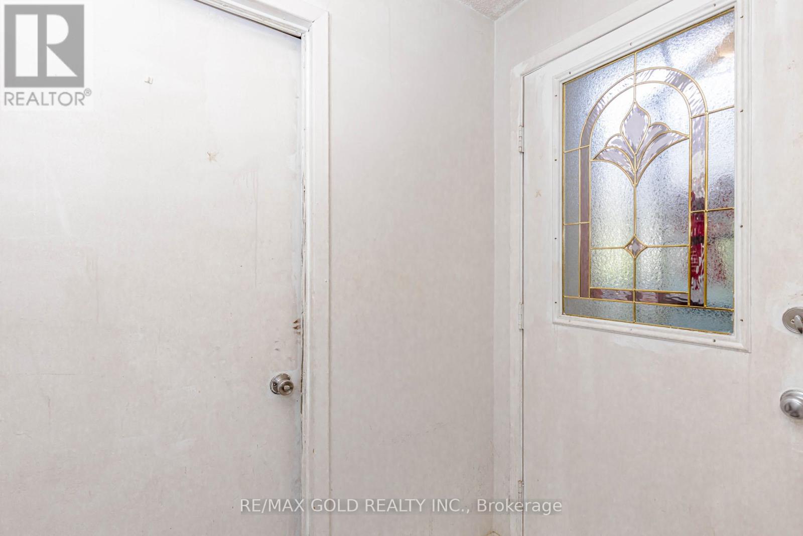 15 Courtleigh Square, Brampton, Ontario  L6Z 1J2 - Photo 7 - W13220674