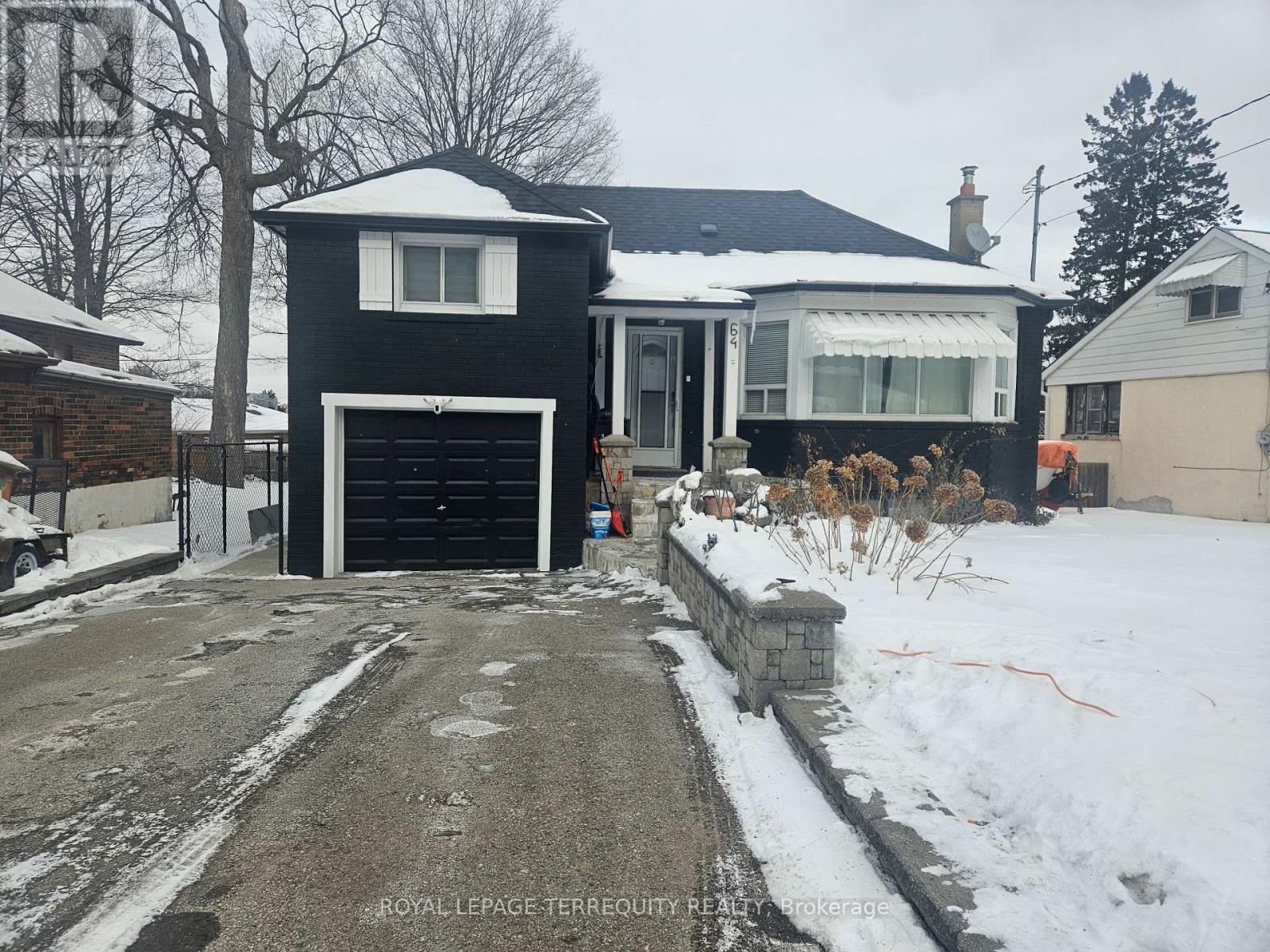 64 PELMO CRESCENT, Toronto, Ontario
