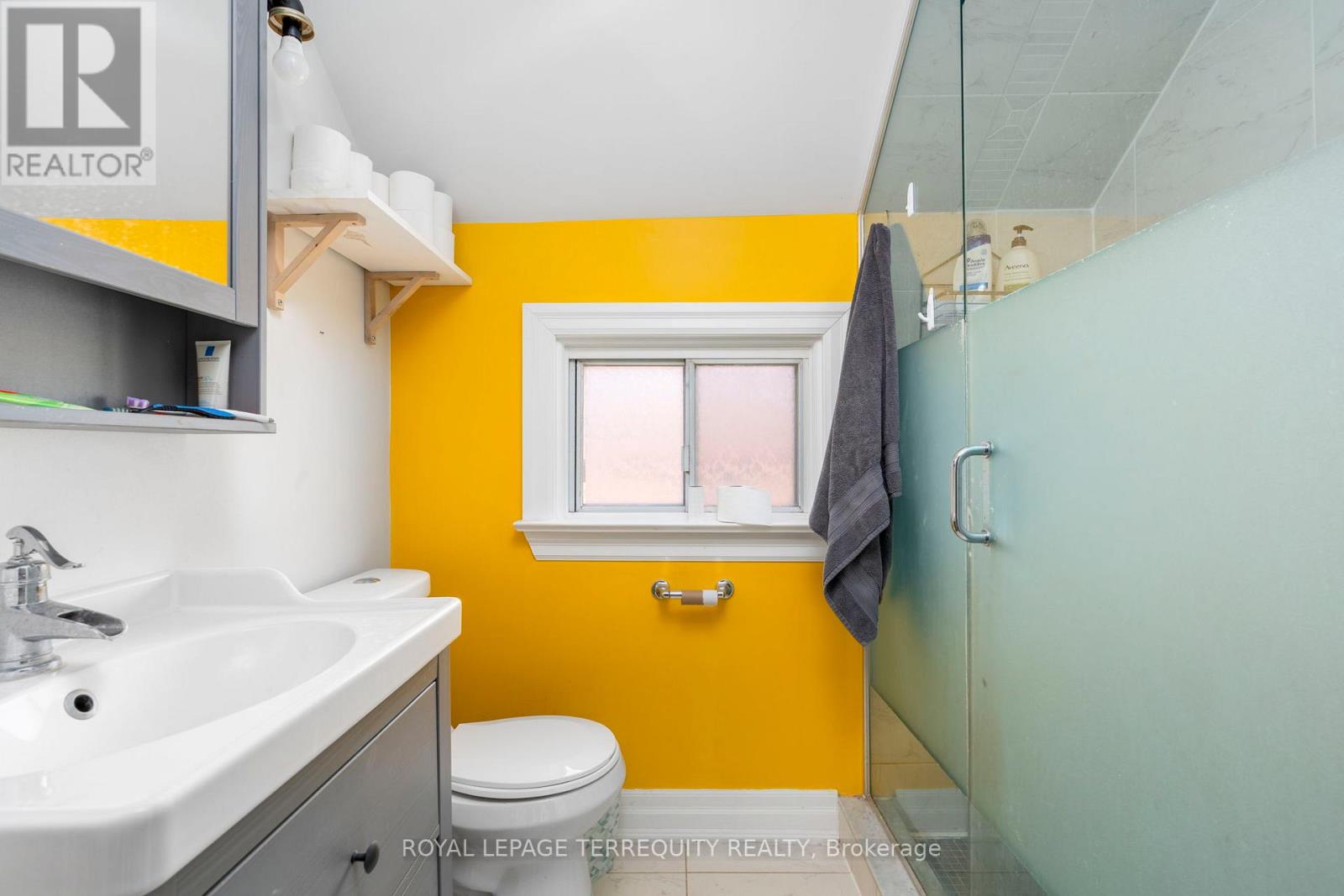64 Pelmo Crescent, Toronto, Ontario  M9N 2X5 - Photo 16 - W13220682
