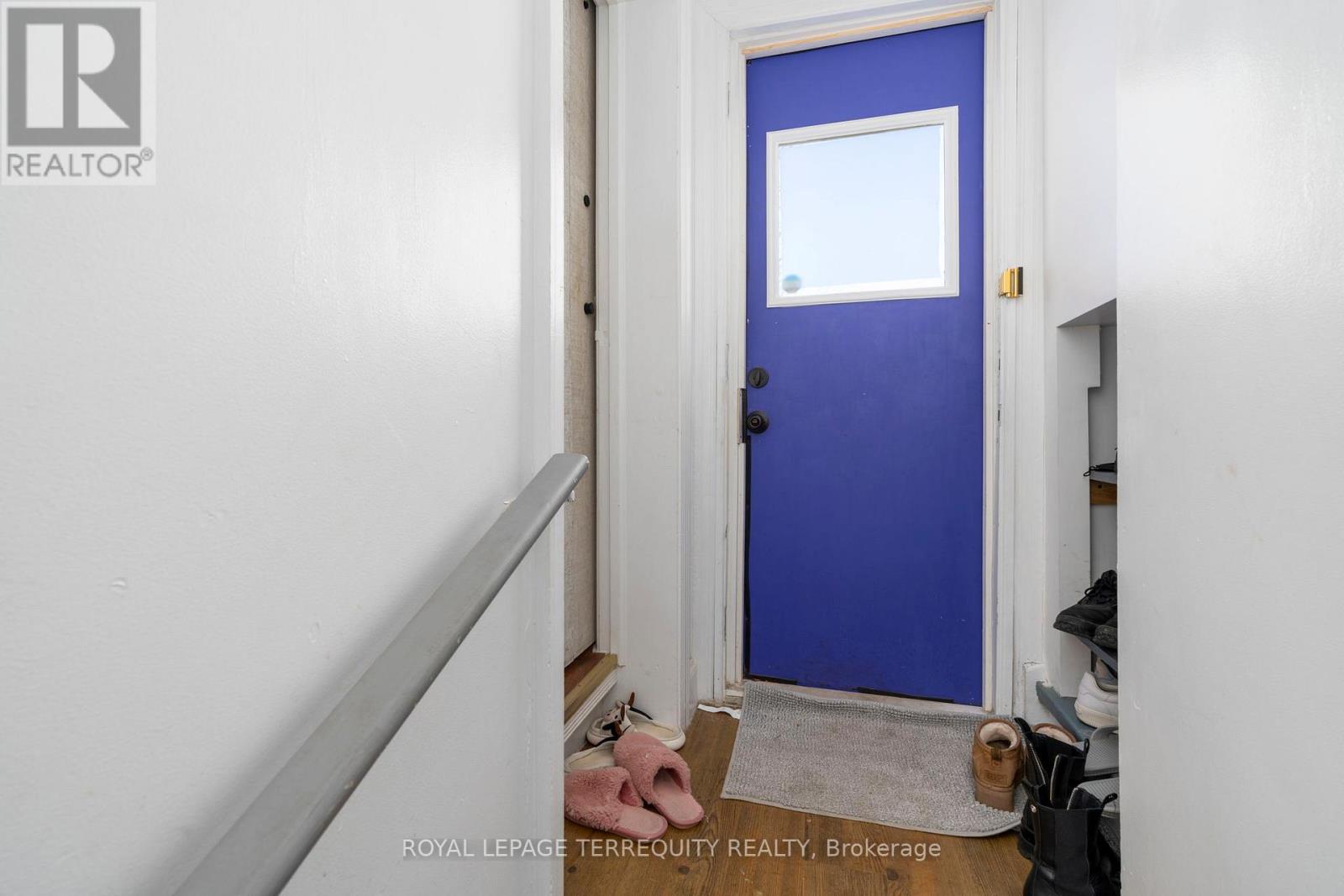 64 Pelmo Crescent, Toronto, Ontario  M9N 2X5 - Photo 19 - W13220682