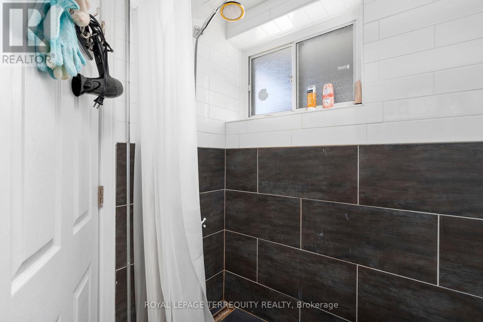 64 Pelmo Crescent, Toronto, Ontario  M9N 2X5 - Photo 30 - W13220682