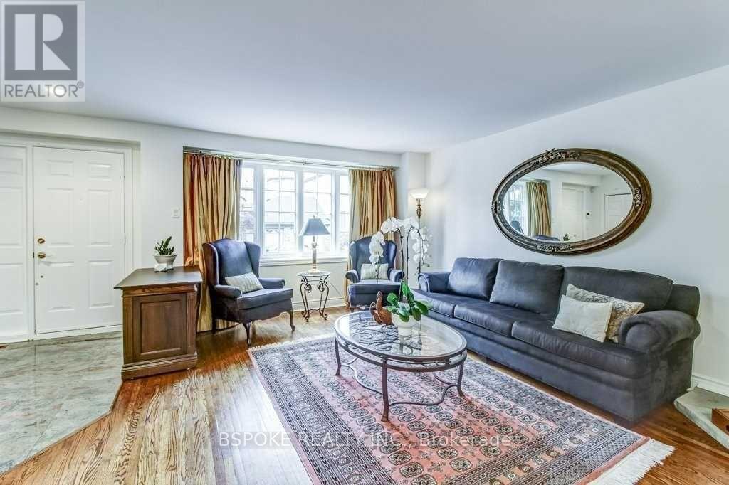 35 Bannon Avenue, Toronto, Ontario  M8X 1T9 - Photo 4 - W13220694
