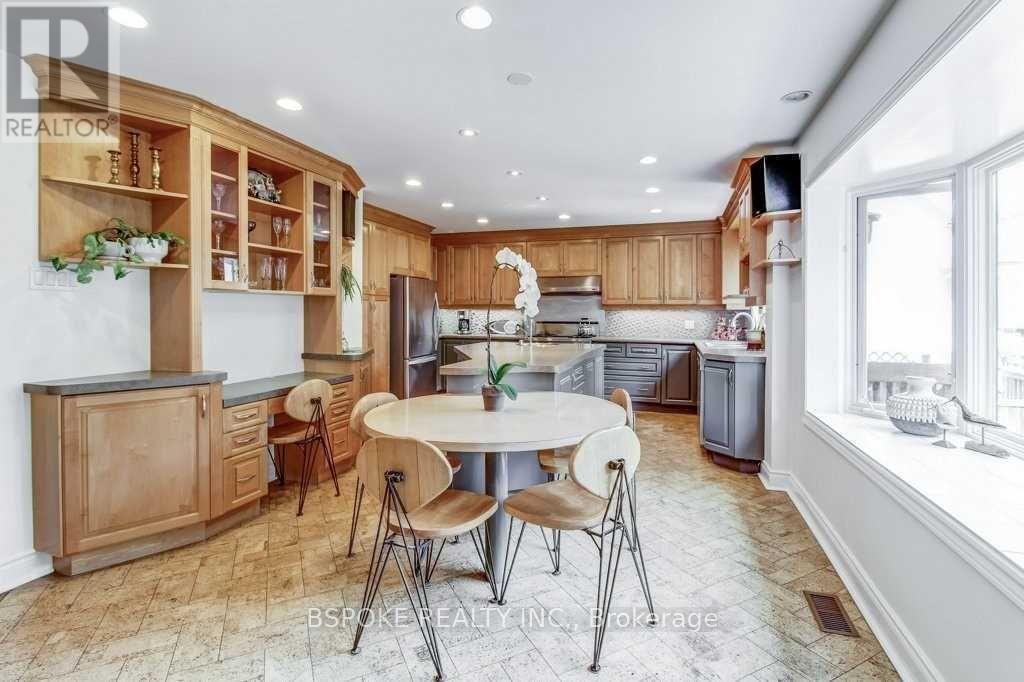 35 Bannon Avenue, Toronto, Ontario  M8X 1T9 - Photo 7 - W13220694