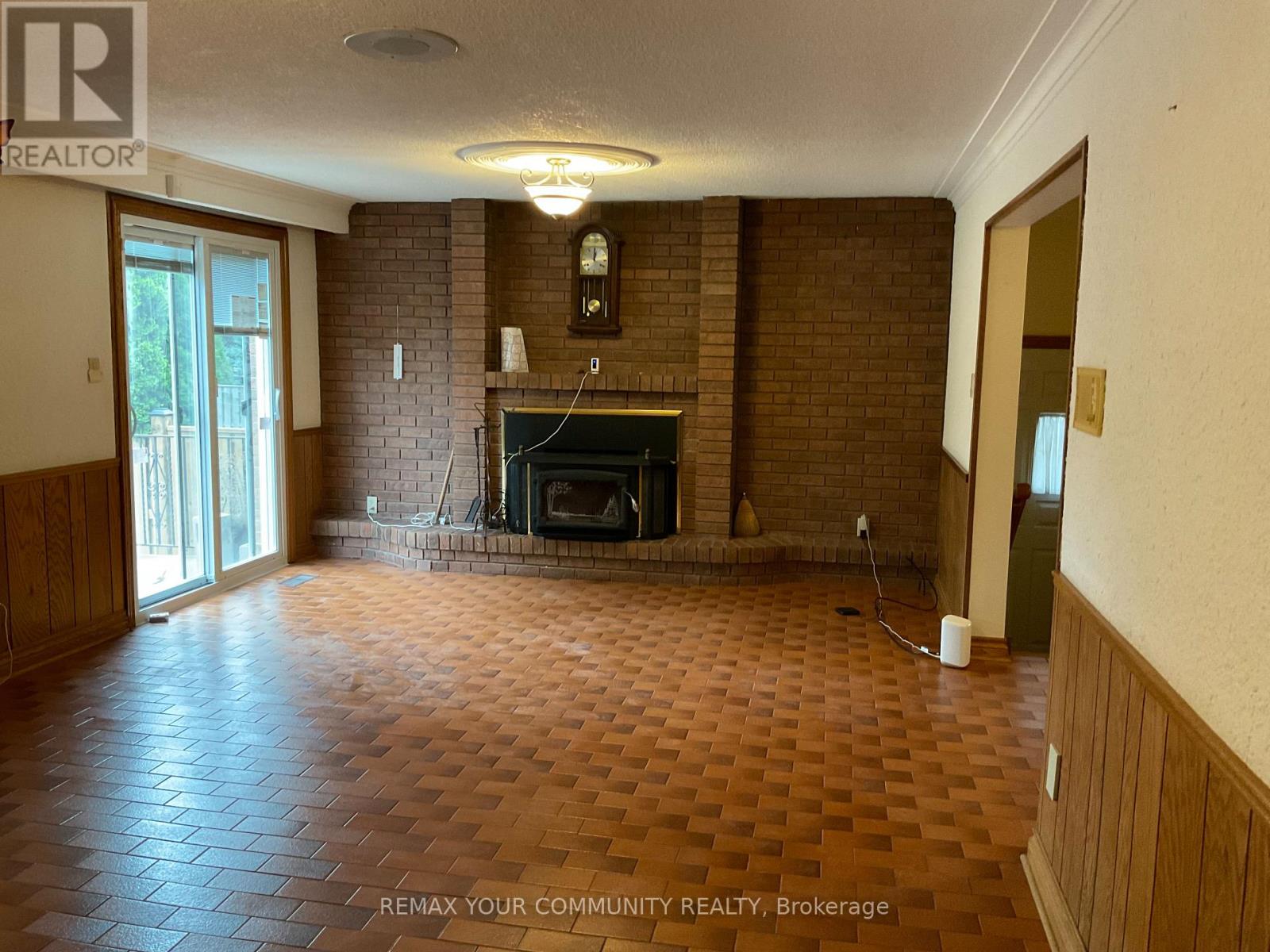 Upper - 391 Glen Park Avenue, Toronto, Ontario  M6B 2E6 - Photo 15 - W13220714