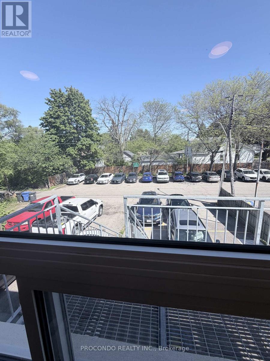 Upper Unit 1 - 287 Lakeshore Road E, Mississauga, Ontario  L5G 1H3 - Photo 11 - W13220732