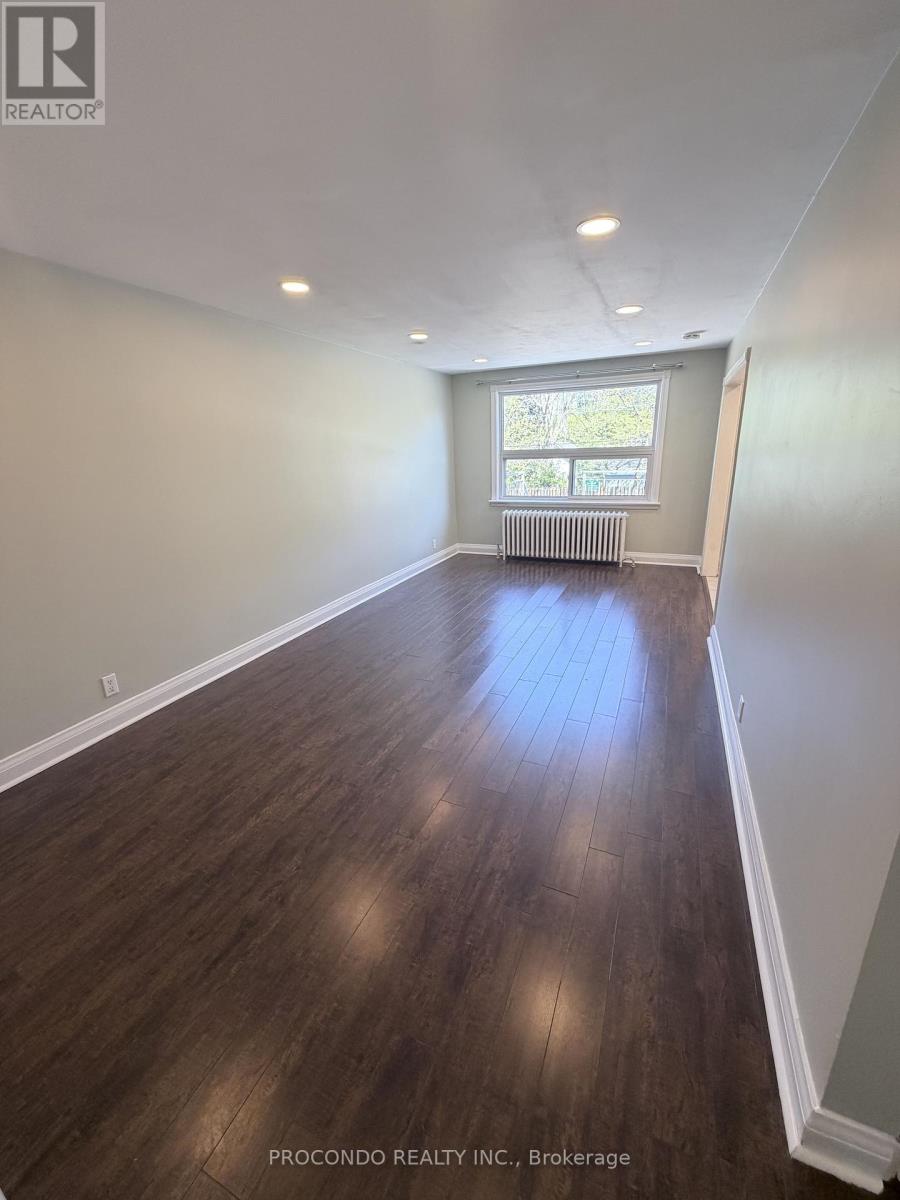 Upper Unit 1 - 287 Lakeshore Road E, Mississauga, Ontario  L5G 1H3 - Photo 6 - W13220732