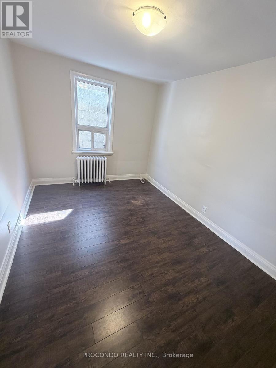 Upper Unit 1 - 287 Lakeshore Road E, Mississauga, Ontario  L5G 1H3 - Photo 8 - W13220732