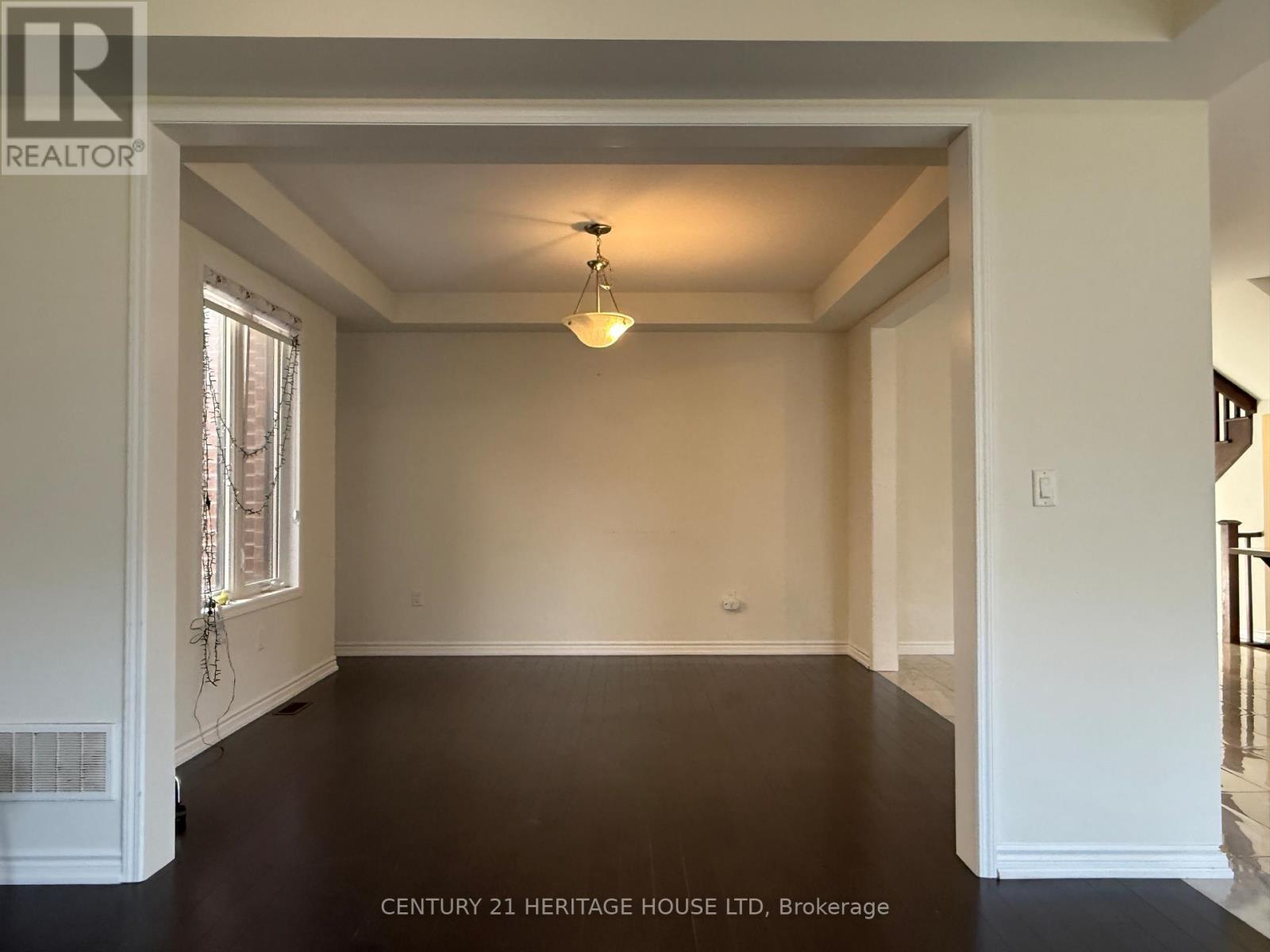 18 Dolucci Crescent E, Brampton, Ontario  L7A 5E9 - Photo 13 - W13220772