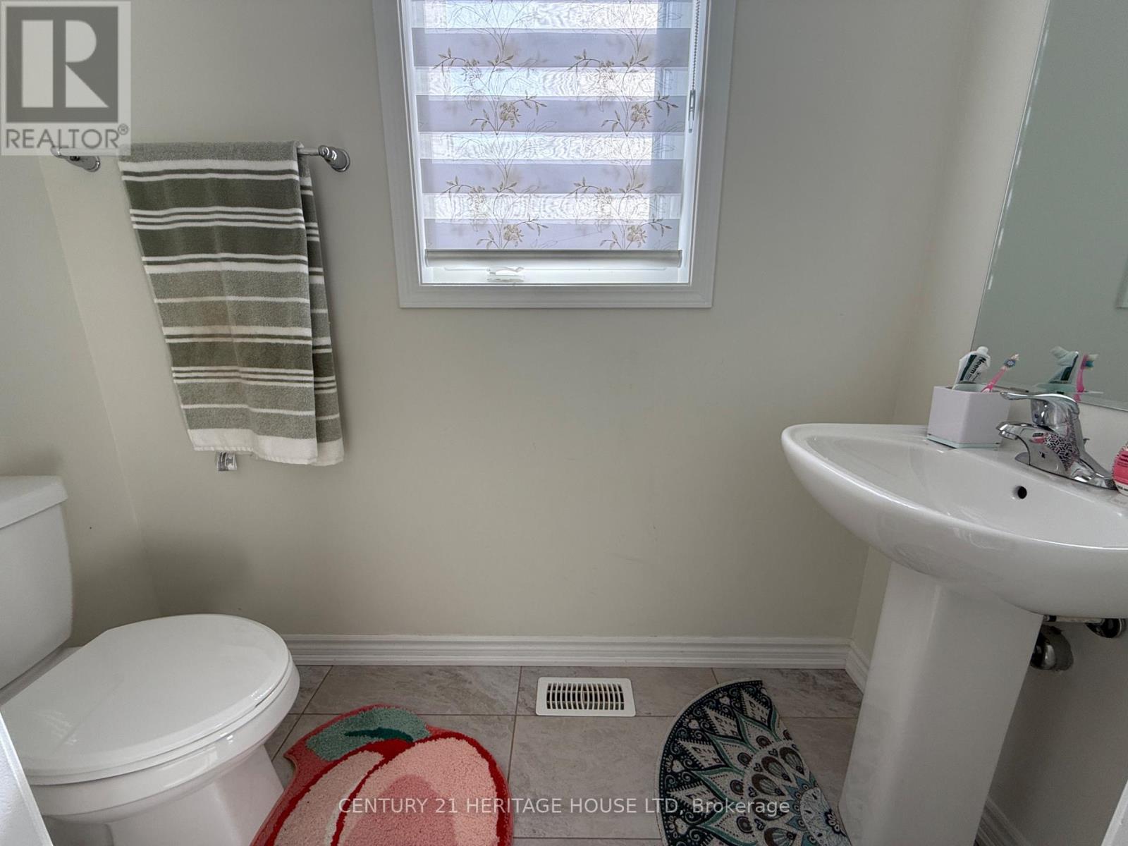 18 Dolucci Crescent E, Brampton, Ontario  L7A 5E9 - Photo 6 - W13220772