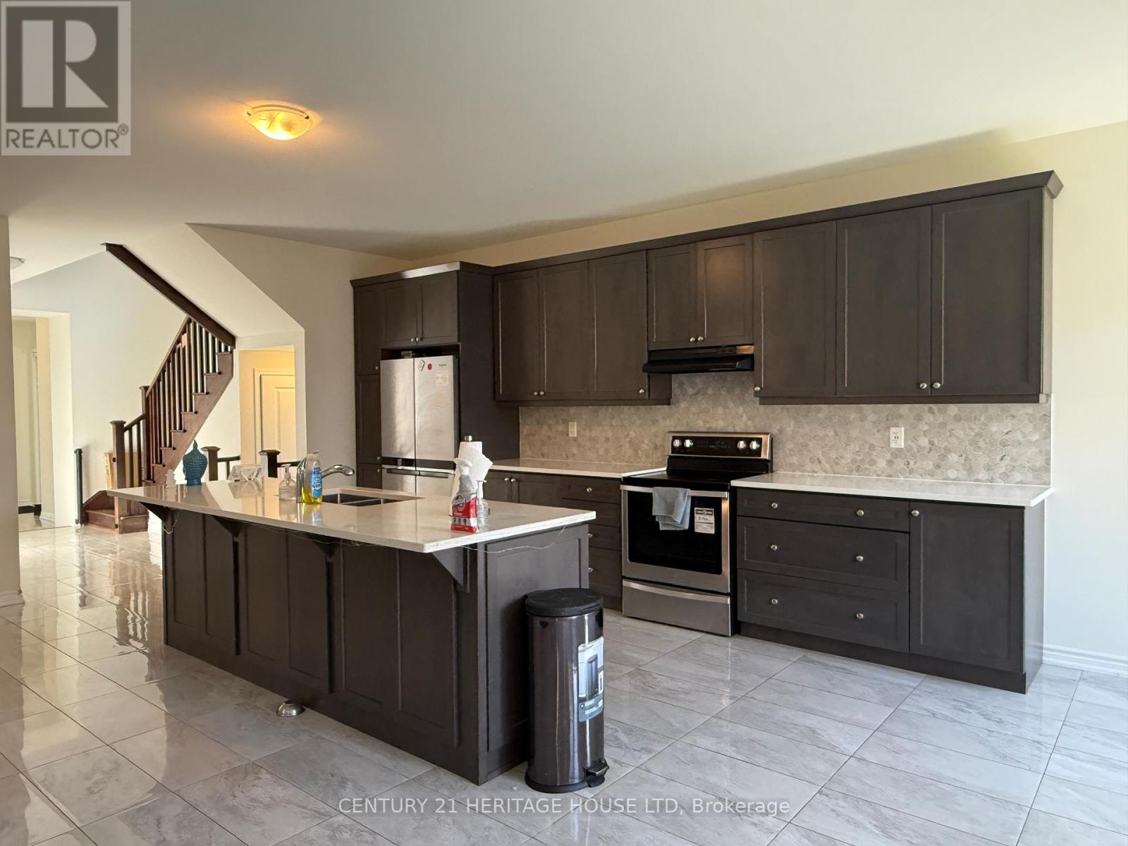 18 Dolucci Crescent E, Brampton, Ontario  L7A 5E9 - Photo 9 - W13220772