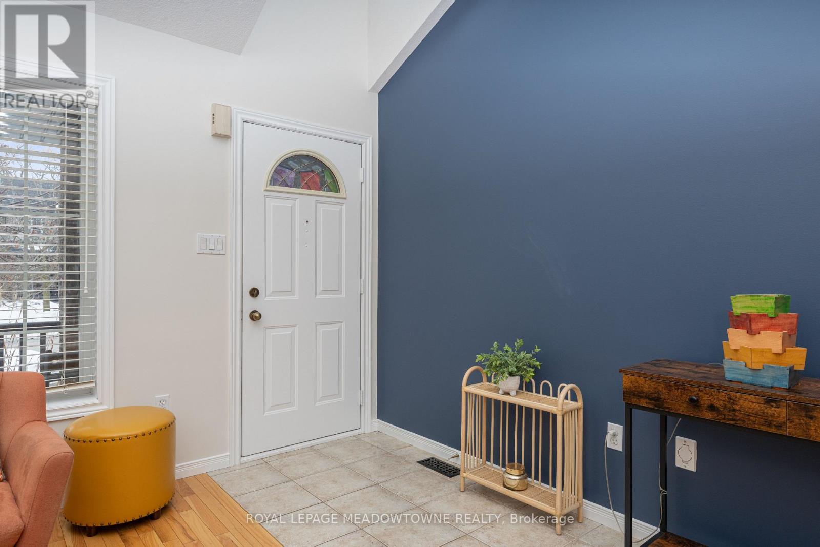 14 Costigan Court, Halton Hills, Ontario  L7G 6J2 - Photo 4 - W13220860