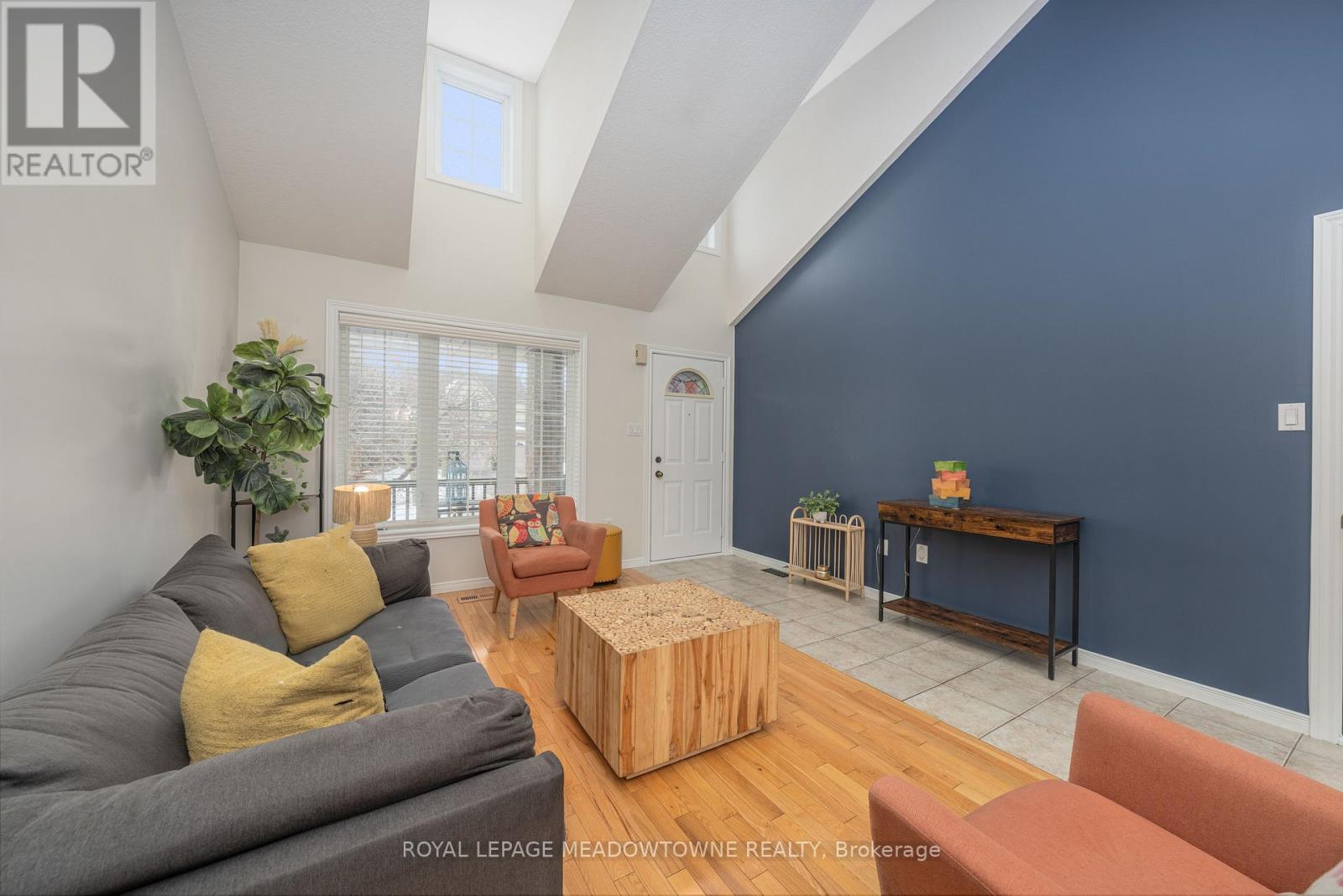 14 Costigan Court, Halton Hills, Ontario  L7G 6J2 - Photo 6 - W13220860