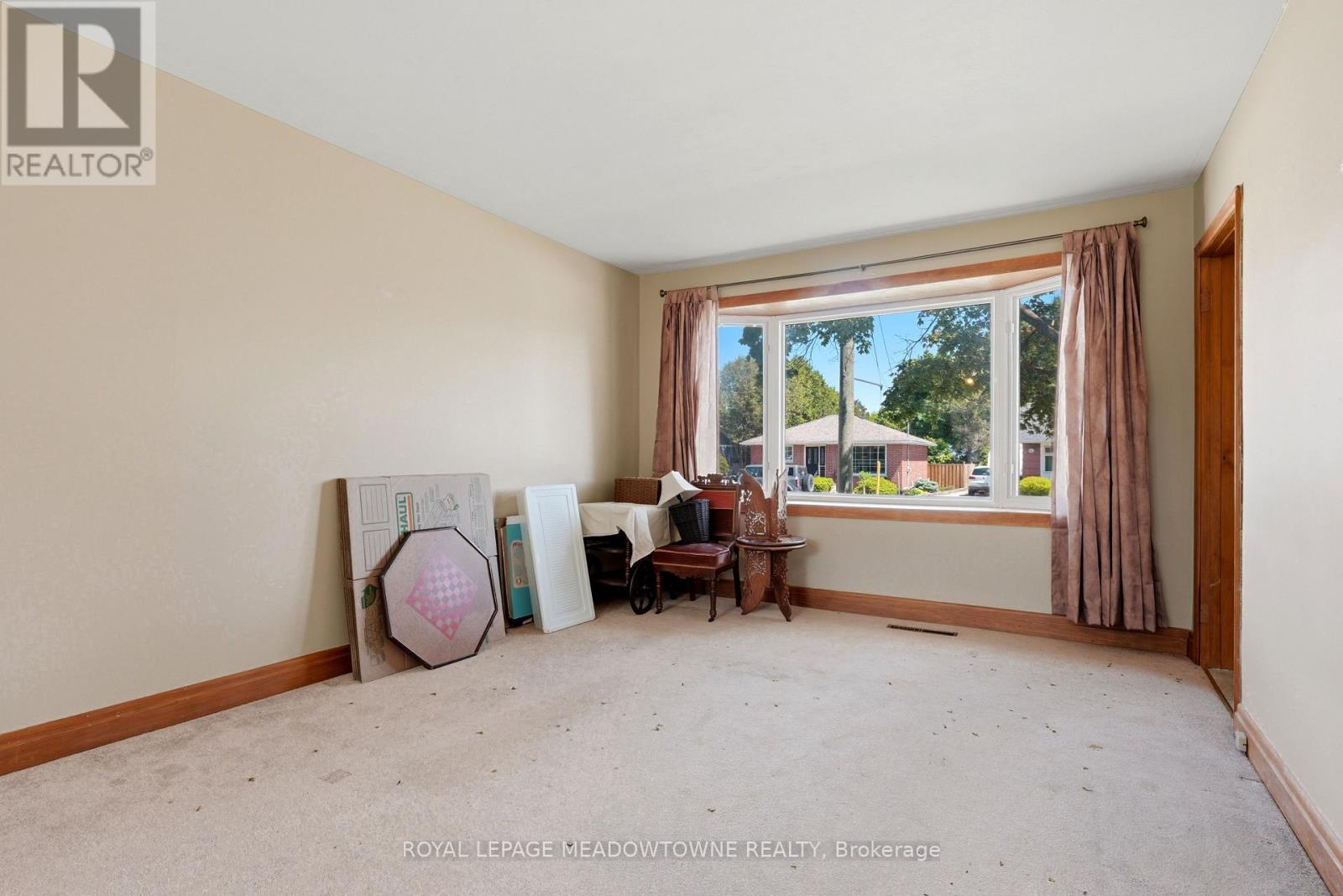 20 Delrex Boulevard, Halton Hills, Ontario  L7G 3X7 - Photo 10 - W13220870