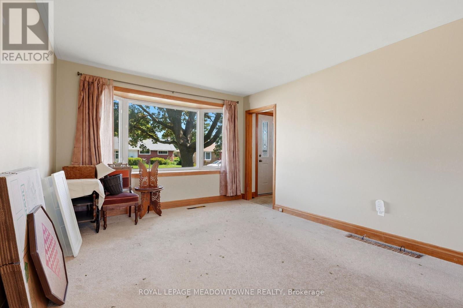 20 Delrex Boulevard, Halton Hills, Ontario  L7G 3X7 - Photo 11 - W13220870