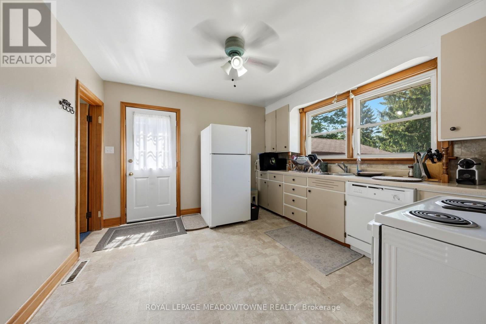 20 Delrex Boulevard, Halton Hills, Ontario  L7G 3X7 - Photo 12 - W13220870