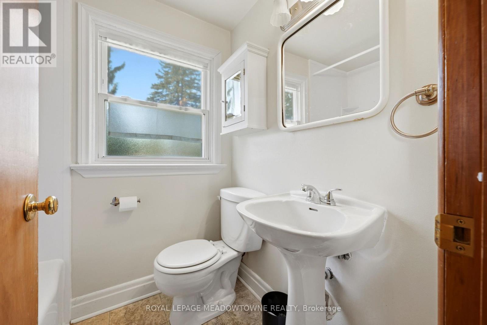 20 Delrex Boulevard, Halton Hills, Ontario  L7G 3X7 - Photo 25 - W13220870