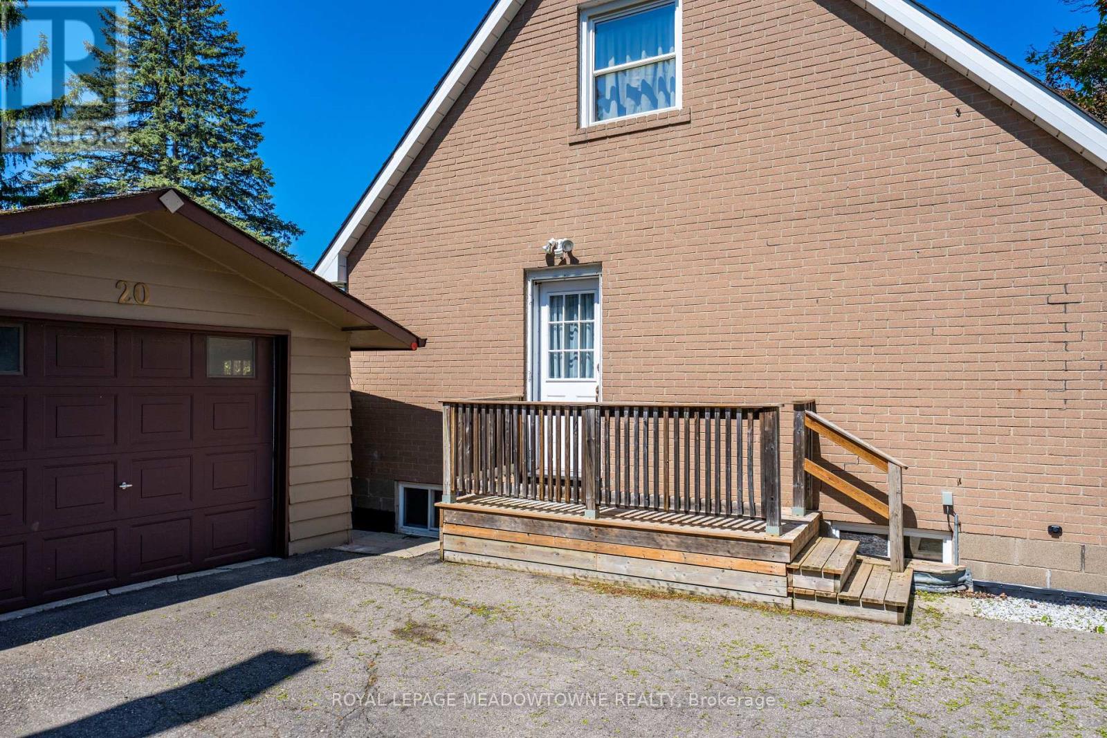 20 Delrex Boulevard, Halton Hills, Ontario  L7G 3X7 - Photo 4 - W13220870