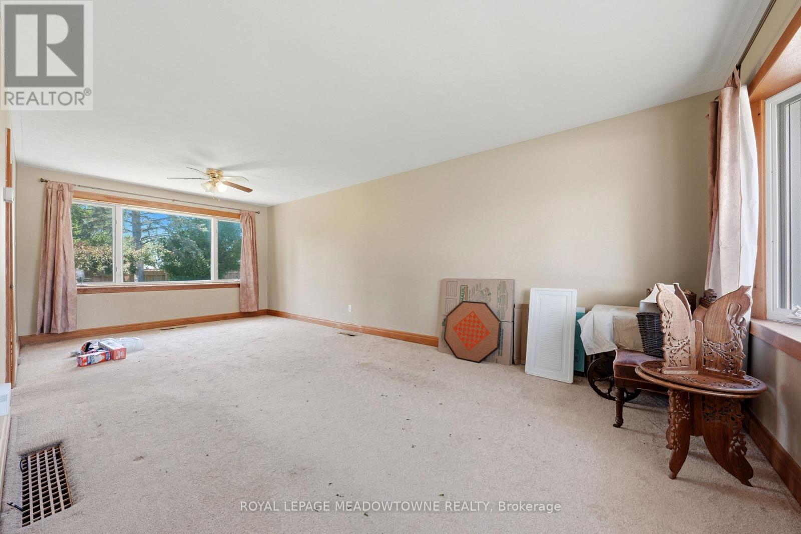 20 Delrex Boulevard, Halton Hills, Ontario  L7G 3X7 - Photo 9 - W13220870