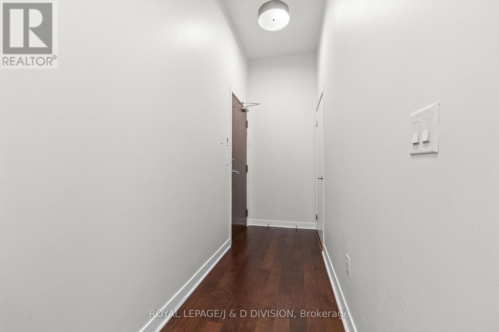 604 - 360 Square One Drive, Mississauga, Ontario  L5B 0G7 - Photo 16 - W13220900