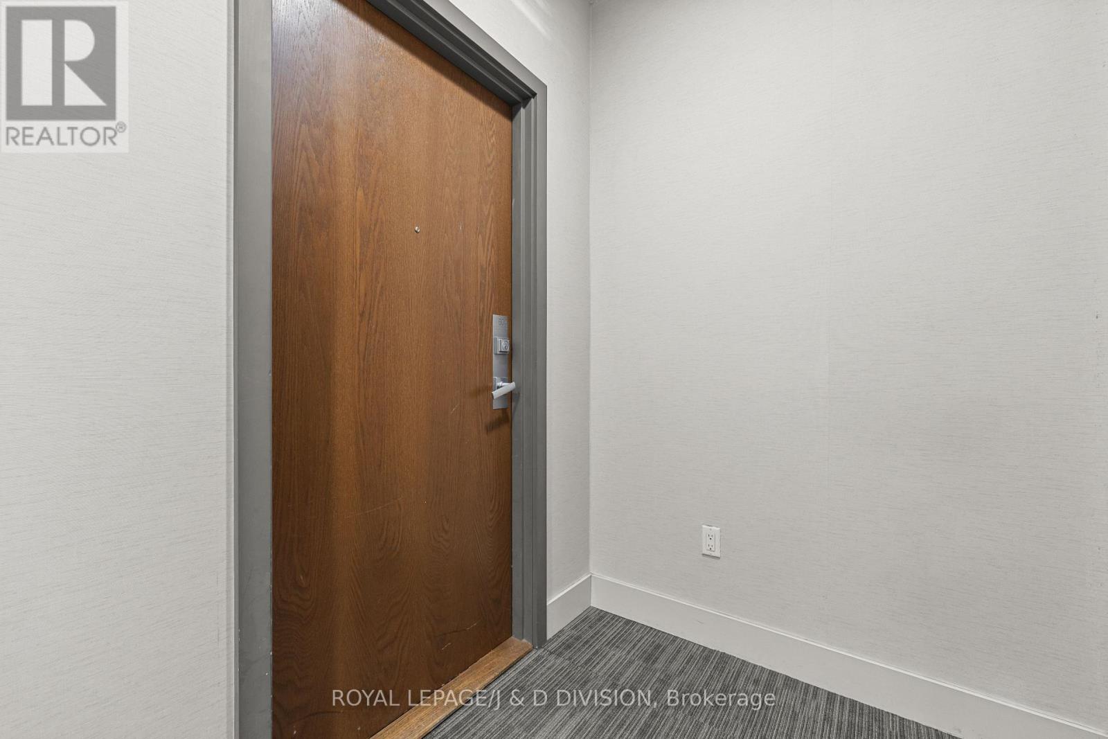 604 - 360 Square One Drive, Mississauga, Ontario  L5B 0G7 - Photo 18 - W13220900