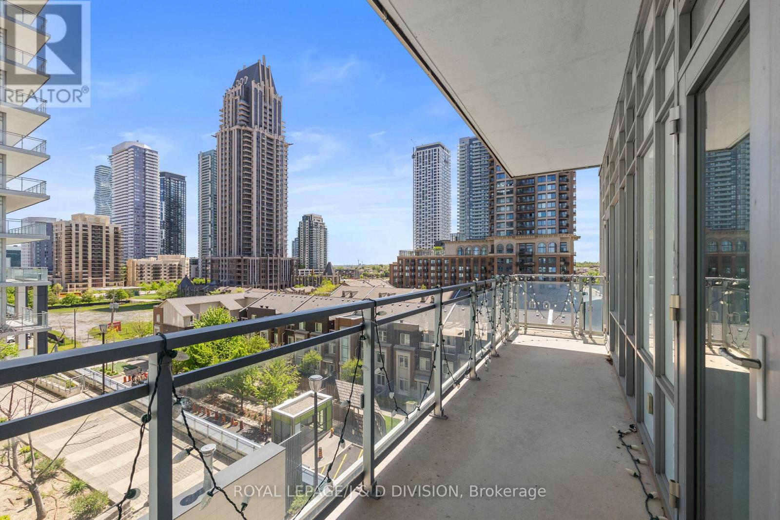 604 - 360 Square One Drive, Mississauga, Ontario  L5B 0G7 - Photo 3 - W13220900