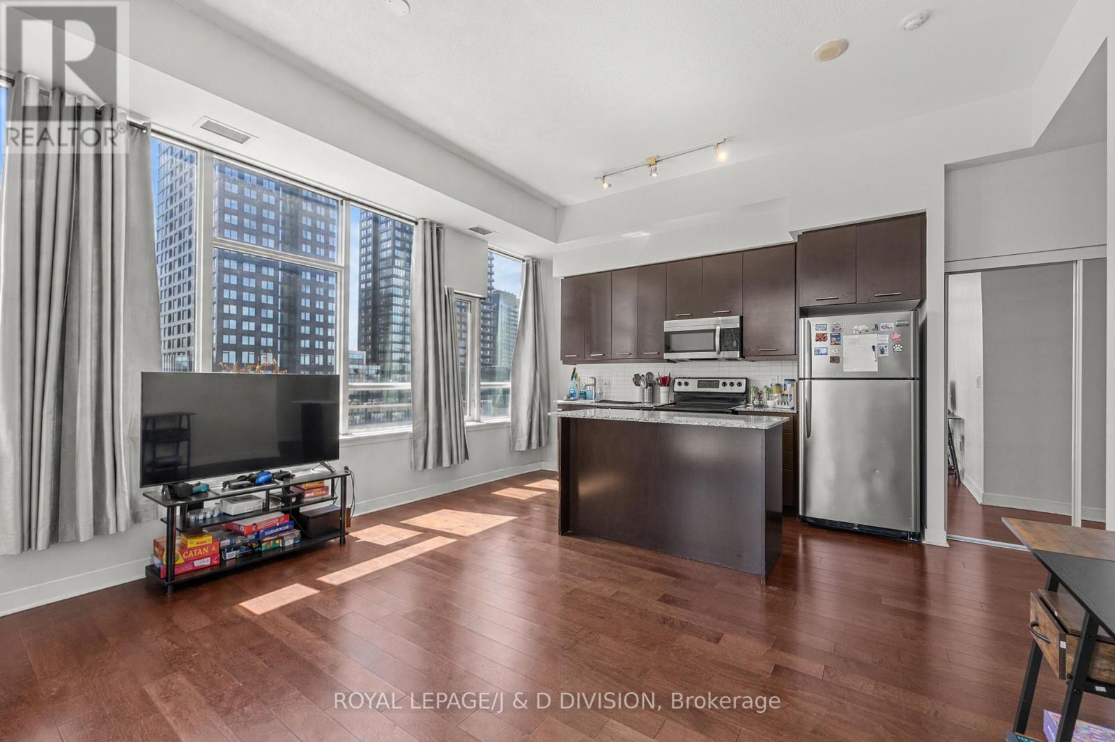 604 - 360 Square One Drive, Mississauga, Ontario  L5B 0G7 - Photo 7 - W13220900